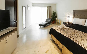 Via 38 Boutique Playa del Carmen